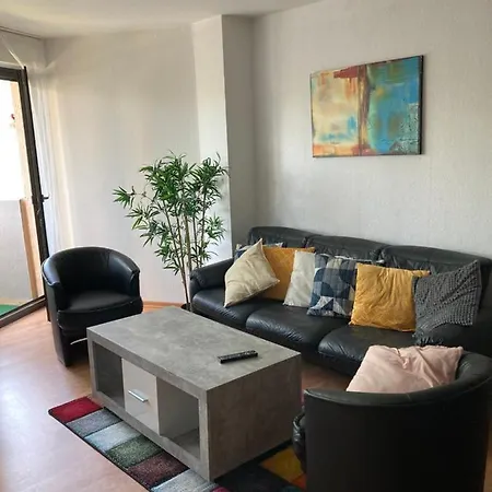 아파트 Ruhige Und Erholsame Mit Balkon